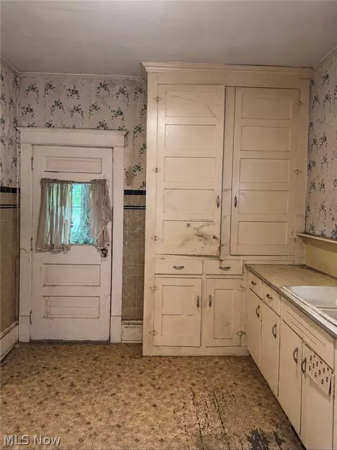 Kitchen - 29 E 9th St, Ashland, OH 44805 photo 1 of 2