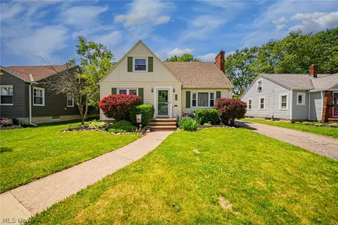 172 Brandtson Ave, Elyria, OH 44035
