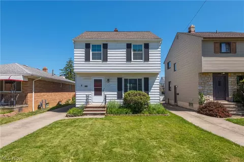 3122 Parklane Dr, Parma, OH 44134
