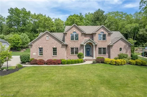 6612 Greyhawk St NW, Canton, OH 44708