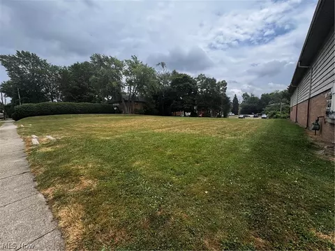 444 Sumner St, Akron, OH 44304