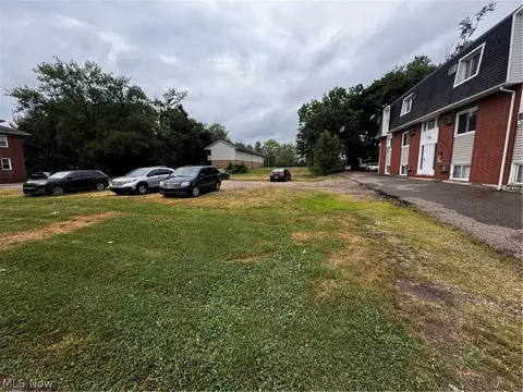 444 Sumner St, Akron, OH 44304 photo 6
