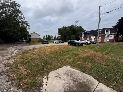444 Sumner St, Akron, OH 44304 photo 7