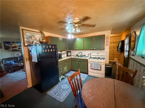 Kitchen - 519 Case Ave, Elyria, OH 44035 photo 1 of 2