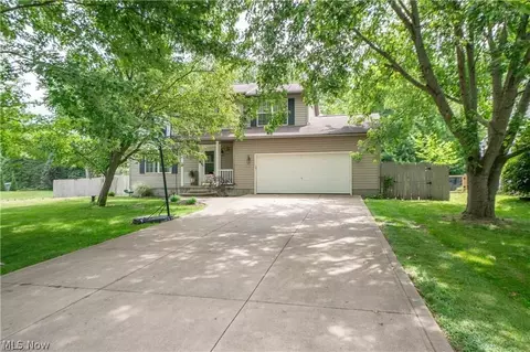 11032 Titus Ave NW, Uniontown, OH 44685