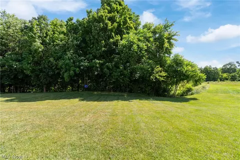 111 Harvester Dr, Copley, OH 44321 photo 2