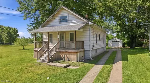 2645 Draper St SE, Warren, OH 44484