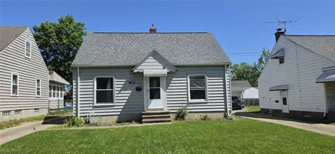 12605 Shady Oak Blvd, Garfield Heights, OH 44125