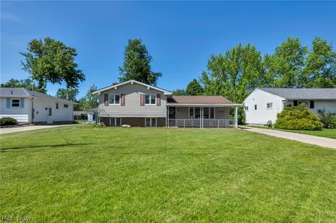 42988 Woodhill Dr, Elyria, OH 44035