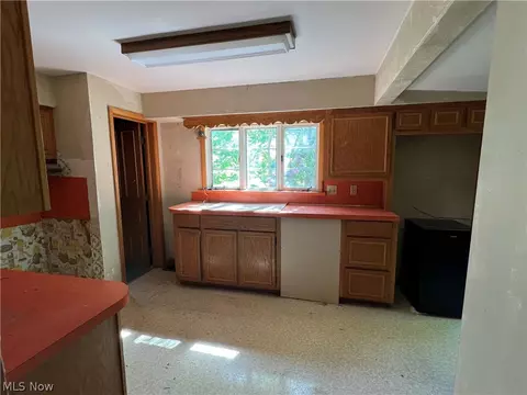 277 Gore Rd, Conneaut, OH 44030 photo 2