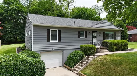 358 Mark Dr, Tallmadge, OH 44278
