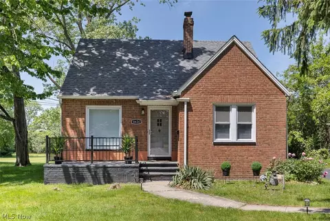 4624 Derbyshire Dr, North Randall, OH 44128