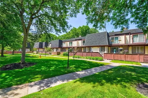 6462 State Rd #26, Parma, OH 44134