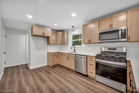 8455 W Ridge Rd, Elyria, OH 44035 photo 4