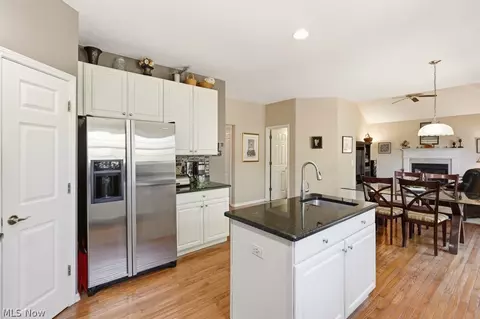 Kitchen - 593 Brookstone Ct, Copley, OH 44321 photo 3 of 4