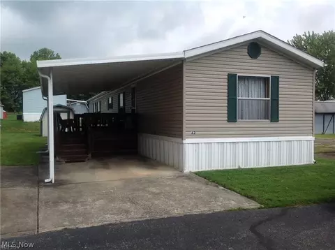 62 Redwood Dr, Beloit, OH 44609