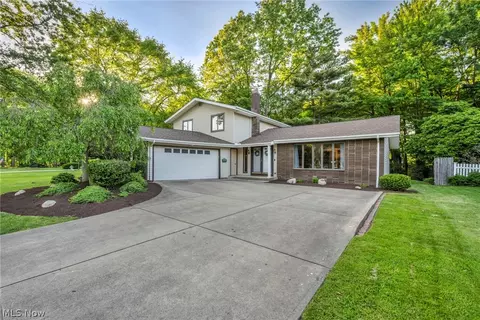 27020 Sleepy Hollow Dr, Westlake, OH 44145