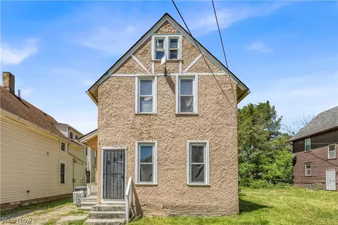 2480 E 86th St, Cleveland, OH 44104