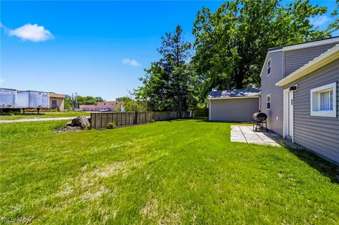 Exterior - 4932 Kain Ave, Ashtabula, OH 44004 photo 7 of 8