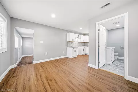 Entry Way - 4932 Kain Ave, Ashtabula, OH 44004 photo 4 of 4