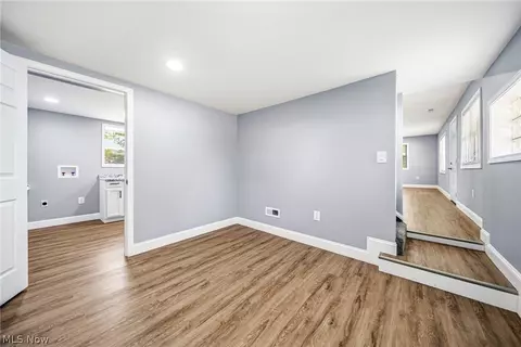 Entry Way - 4932 Kain Ave, Ashtabula, OH 44004 photo 1 of 4