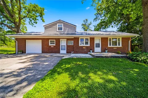 Exterior - 4932 Kain Ave, Ashtabula, OH 44004 photo 1 of 8
