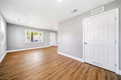 Living - 4932 Kain Ave, Ashtabula, OH 44004 photo 4 of 4