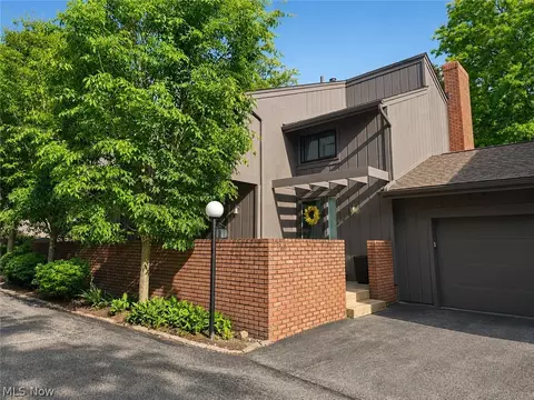 1044 Canyon View Rd #703F, Sagamore Hills, OH 44067