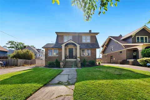 1223 Nicholson Ave, Lakewood, OH 44107