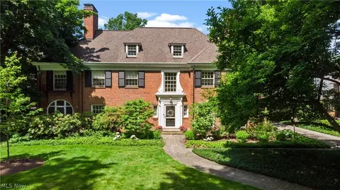 2928 Attleboro Rd, Shaker Heights, OH 44120