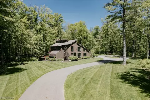 17138 Wood Acre Trl, Chagrin Falls, OH 44023