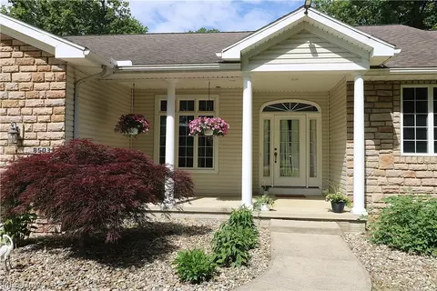 8503 Risden Rd, Vermilion, OH 44089