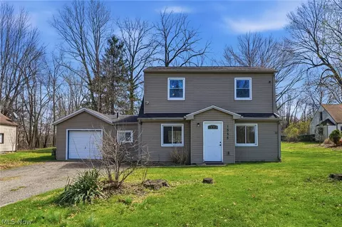 1555 Ambre Dr, Akron, OH 44312