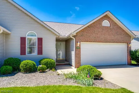 1488 Waters Edge Dr, Akron, OH 44313