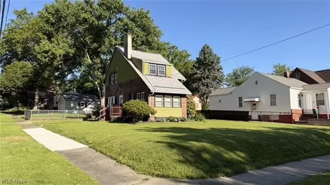 512 Morningview Ave, Akron, OH 44305