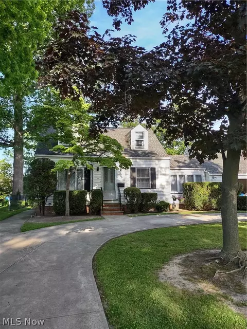 625 Humiston Dr, Bay Village, OH 44140