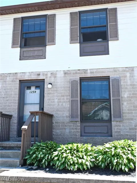 1259 Bailey Rd, Cuyahoga Falls, OH 44221