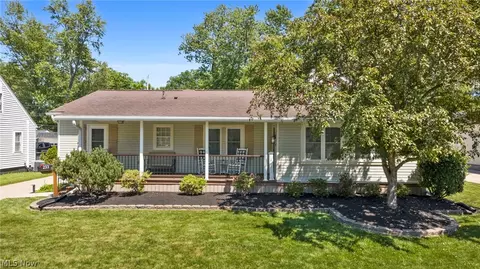 233 Sunset Rd, Avon Lake, OH 44012