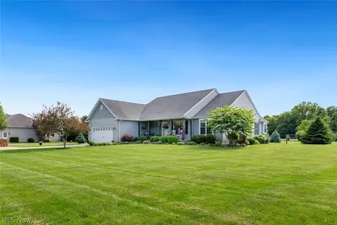 8522 Bank St, Vermilion, OH 44089