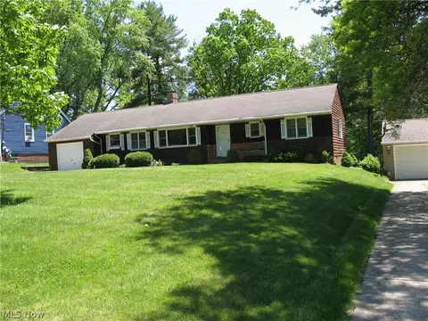 7361 Hi View Dr, North Royalton, OH 44133