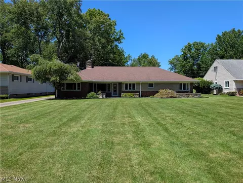 6986 Big Creek Pkwy, Middleburg Heights, OH 44130