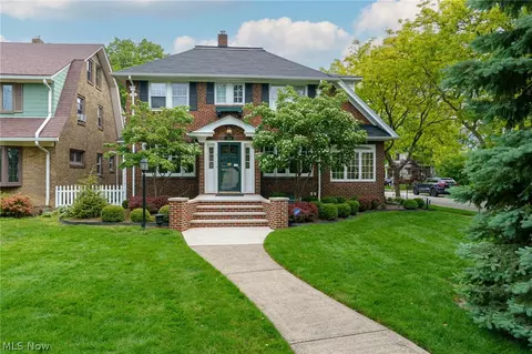 14914 Lake Ave, Lakewood, OH 44107