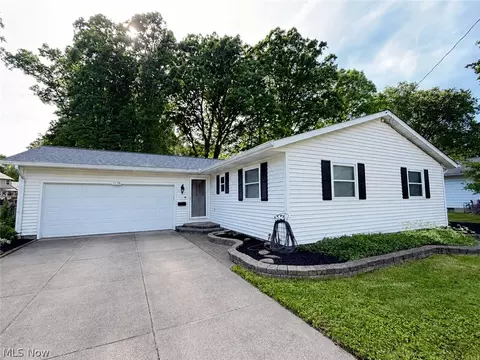 3778 Vira Rd, Stow, OH 44224
