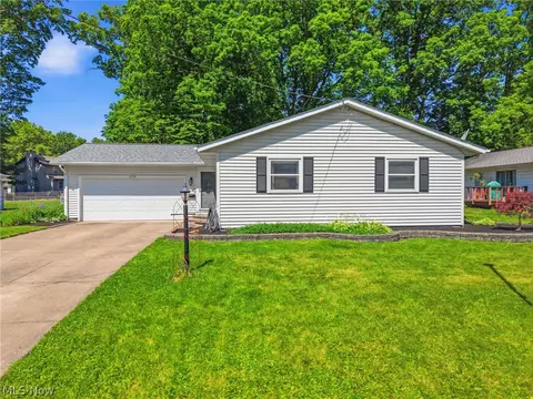 3778 Vira Rd, Stow, OH 44224