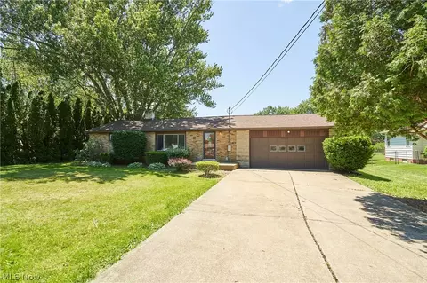 1160 Ivy St NW, North Canton, OH 44720