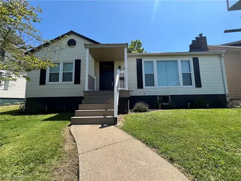 804 Oakland Blvd, Cambridge, OH 43725