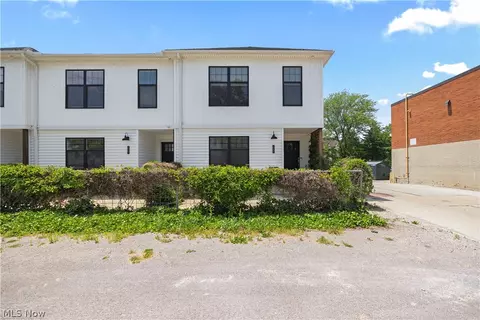 2059 W 34th Pl, Cleveland, OH 44113