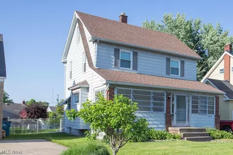 Exterior - 213 Como St, Struthers, OH 44471 photo 2 of 6