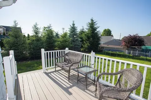 Exterior - 213 Como St, Struthers, OH 44471 photo 5 of 6