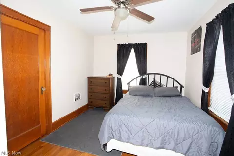 Bedroom - 213 Como St, Struthers, OH 44471 photo 1 of 3